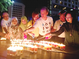 Lights out as KK joins Earth Hour